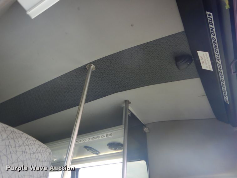 image for item DH5156 2009 International 3200  shuttle bus