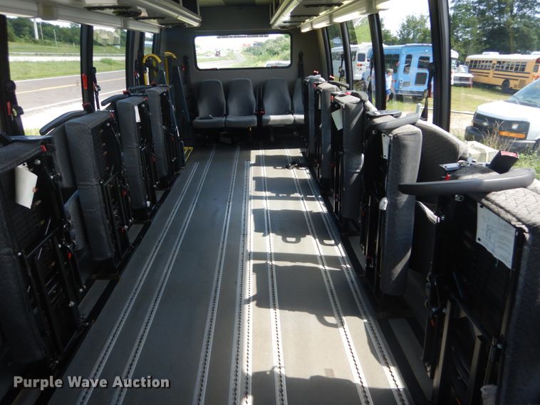 image for item DH5156 2009 International 3200  shuttle bus