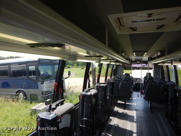 image for item DH5156 2009 International 3200  shuttle bus