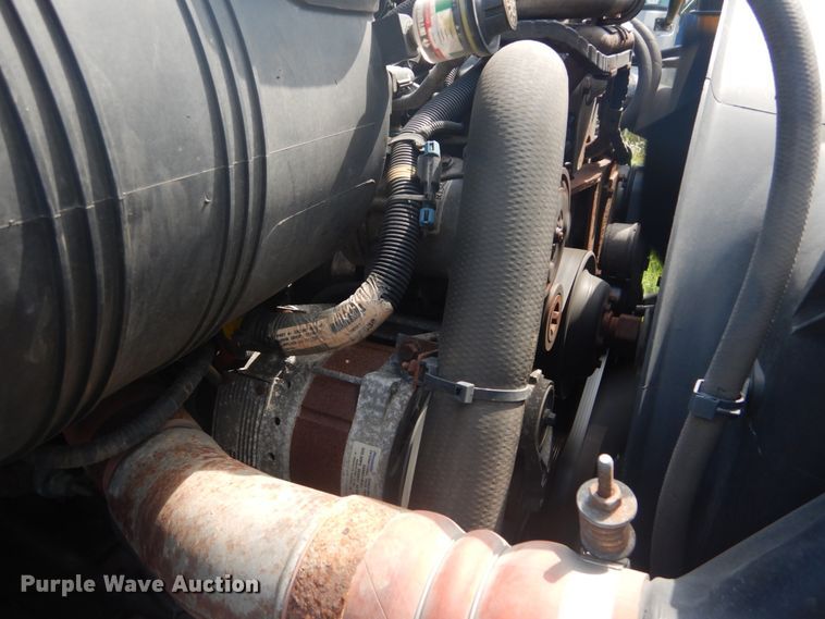 image for item DH5156 2009 International 3200  shuttle bus