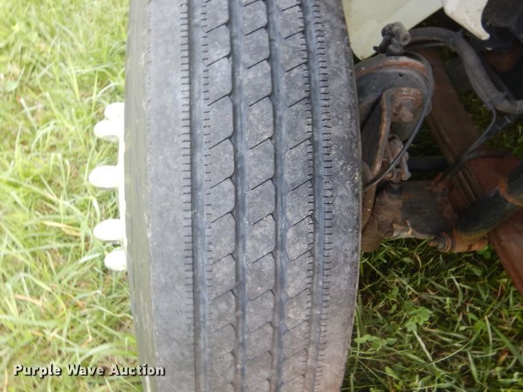 image for item DH5156 2009 International 3200  shuttle bus