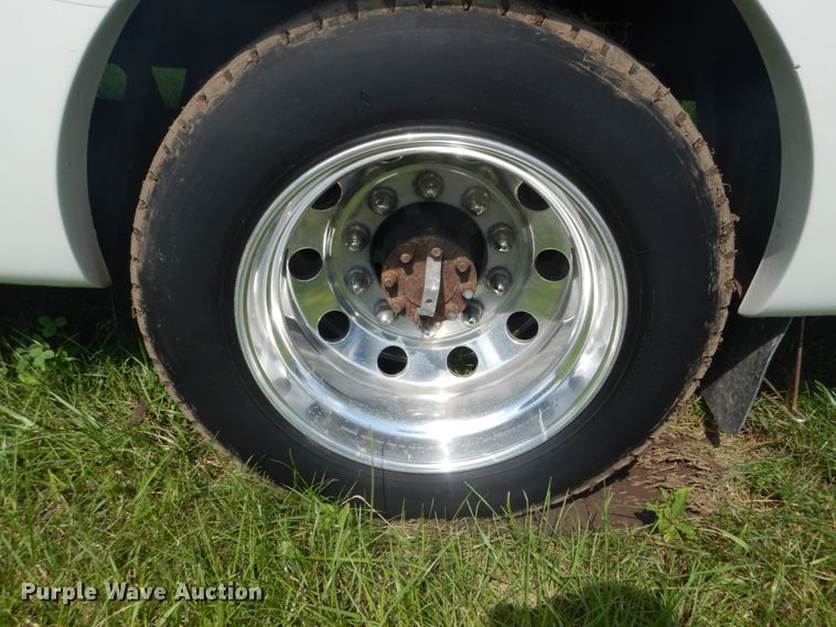 image for item DH5156 2009 International 3200  shuttle bus