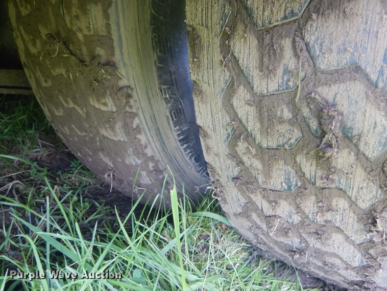 image for item DH5156 2009 International 3200  shuttle bus