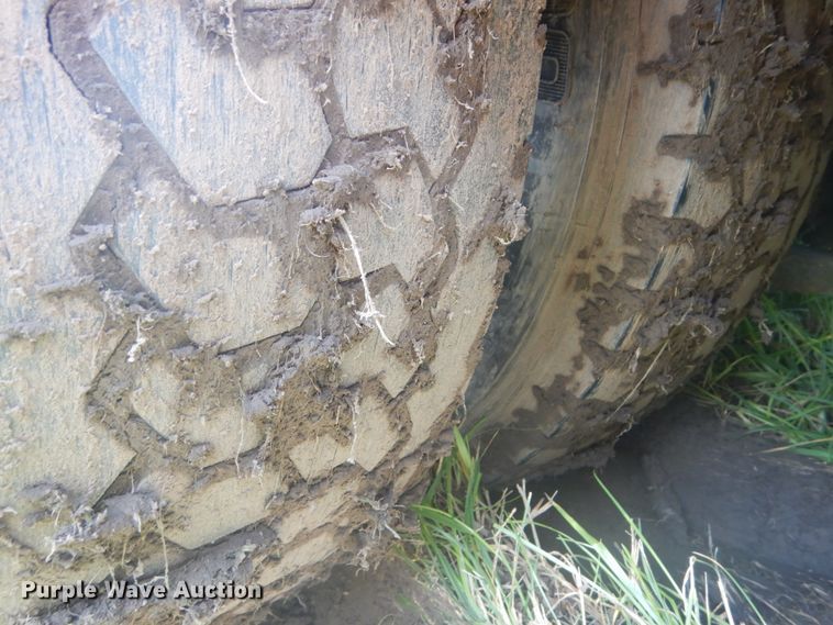 image for item DH5156 2009 International 3200  shuttle bus