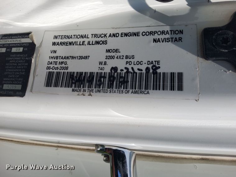 image for item DH5156 2009 International 3200  shuttle bus