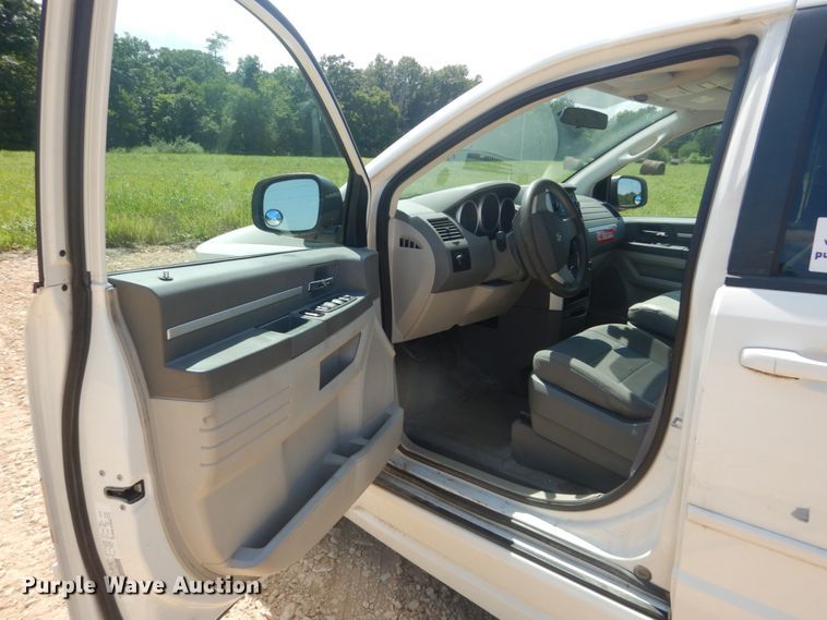 image for item DH5157 2009 Dodge Grand Caravan  handicap accessible van