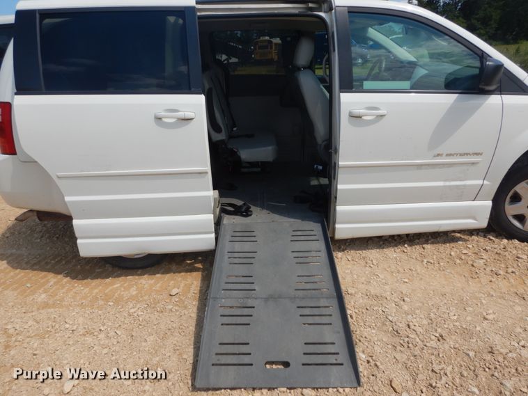image for item DH5157 2009 Dodge Grand Caravan  handicap accessible van