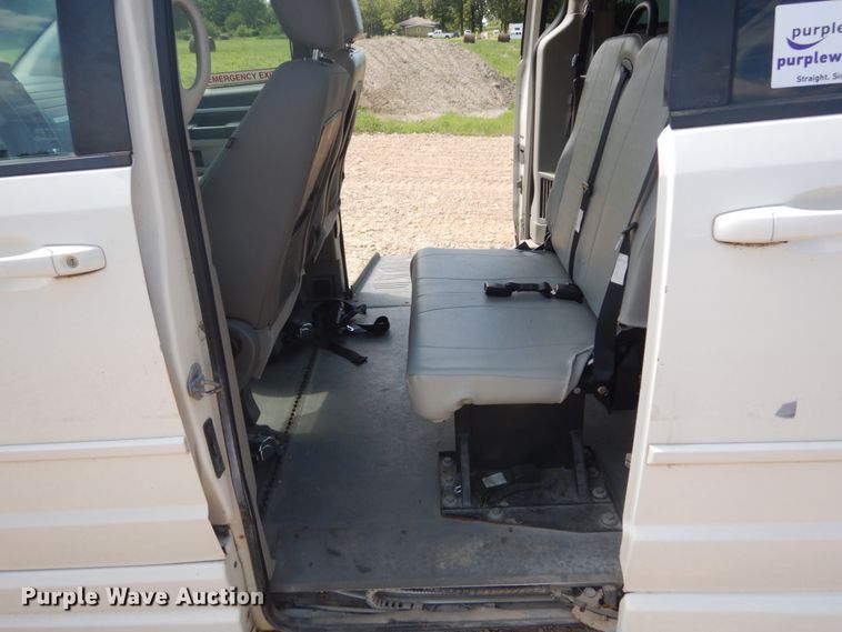 image for item DH5157 2009 Dodge Grand Caravan  handicap accessible van