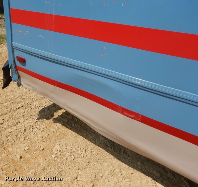 image for item DH5158 2004 Ford E450  shuttle bus