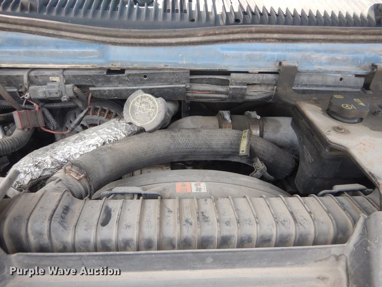 image for item DH5158 2004 Ford E450  shuttle bus