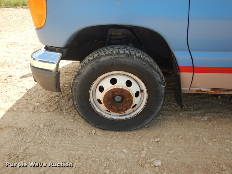 image for item DH5158 2004 Ford E450  shuttle bus