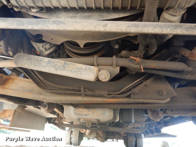 image for item DH5158 2004 Ford E450  shuttle bus