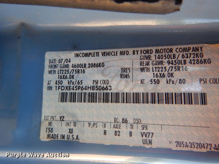 image for item DH5158 2004 Ford E450  shuttle bus