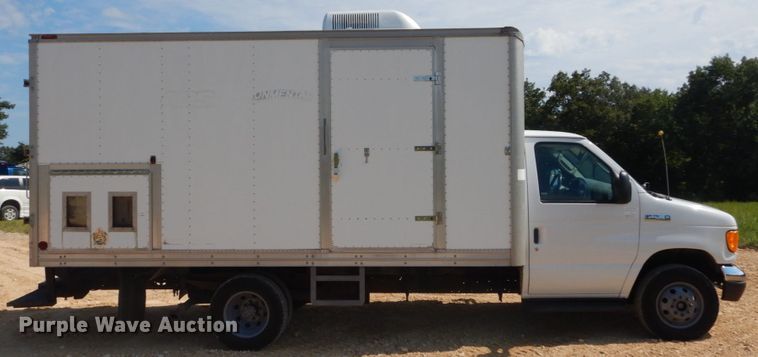 image for item DH5159 2006 Ford E350 Super Duty  box truck