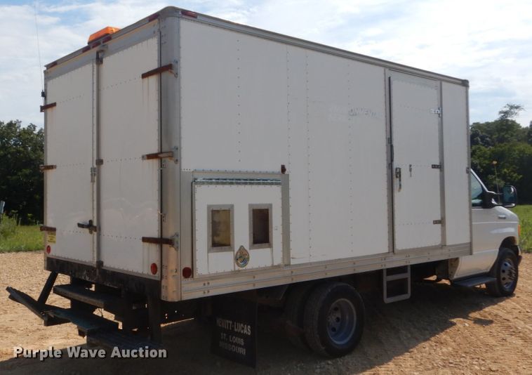 image for item DH5159 2006 Ford E350 Super Duty  box truck