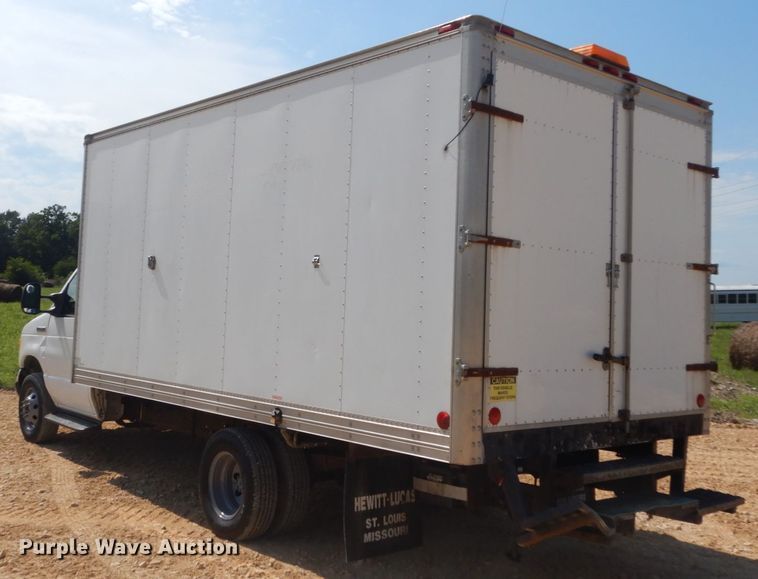 image for item DH5159 2006 Ford E350 Super Duty  box truck