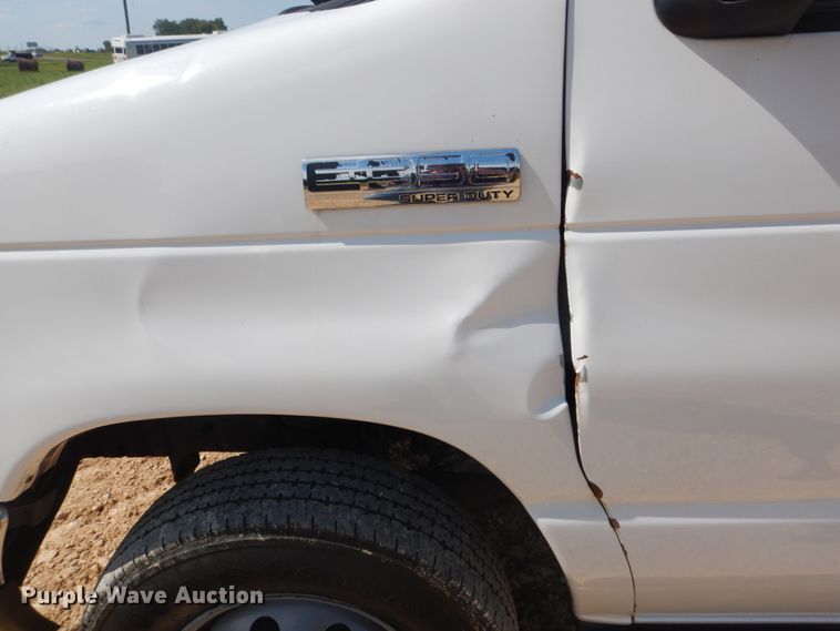 image for item DH5159 2006 Ford E350 Super Duty  box truck