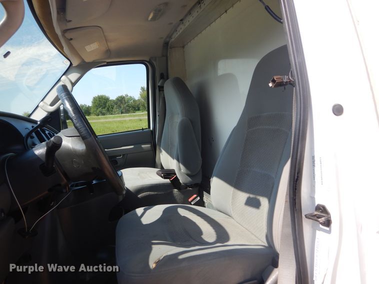 image for item DH5159 2006 Ford E350 Super Duty  box truck