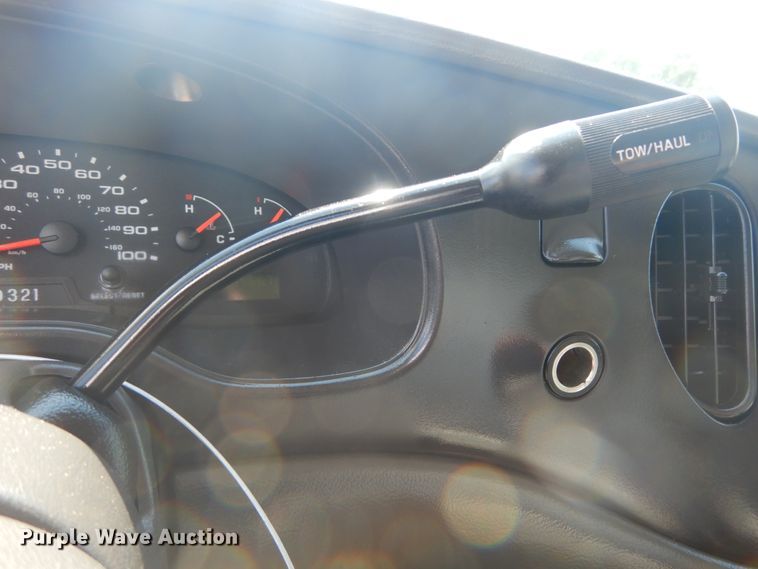 image for item DH5159 2006 Ford E350 Super Duty  box truck