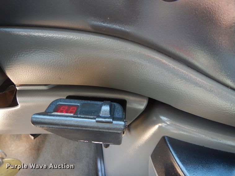 image for item DH5159 2006 Ford E350 Super Duty  box truck