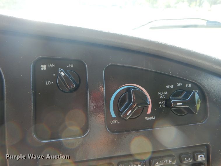 image for item DH5159 2006 Ford E350 Super Duty  box truck