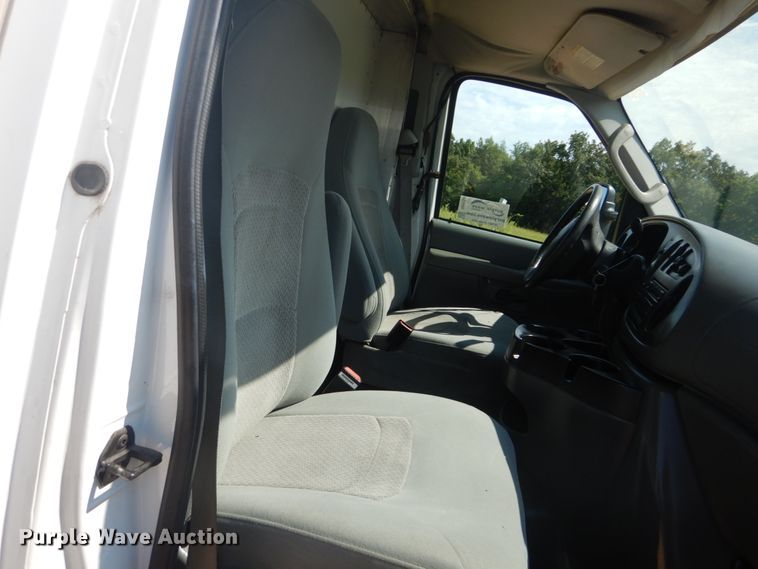 image for item DH5159 2006 Ford E350 Super Duty  box truck