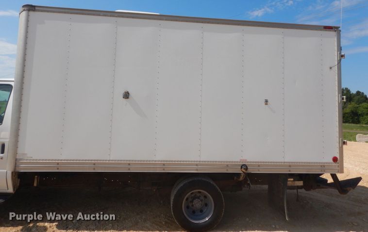 image for item DH5159 2006 Ford E350 Super Duty  box truck