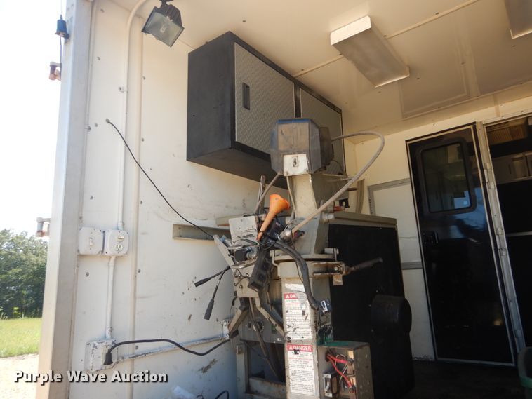 image for item DH5159 2006 Ford E350 Super Duty  box truck