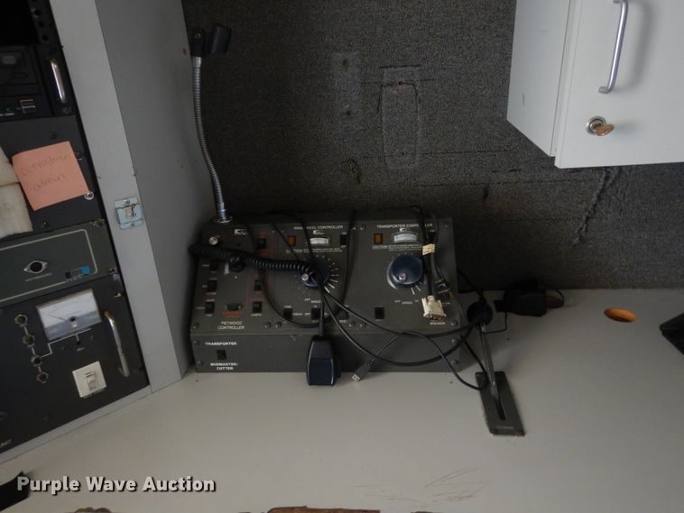 image for item DH5159 2006 Ford E350 Super Duty  box truck