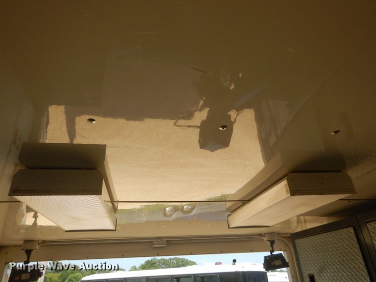 image for item DH5159 2006 Ford E350 Super Duty  box truck