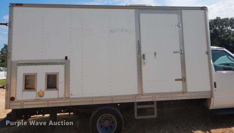 image for item DH5159 2006 Ford E350 Super Duty  box truck