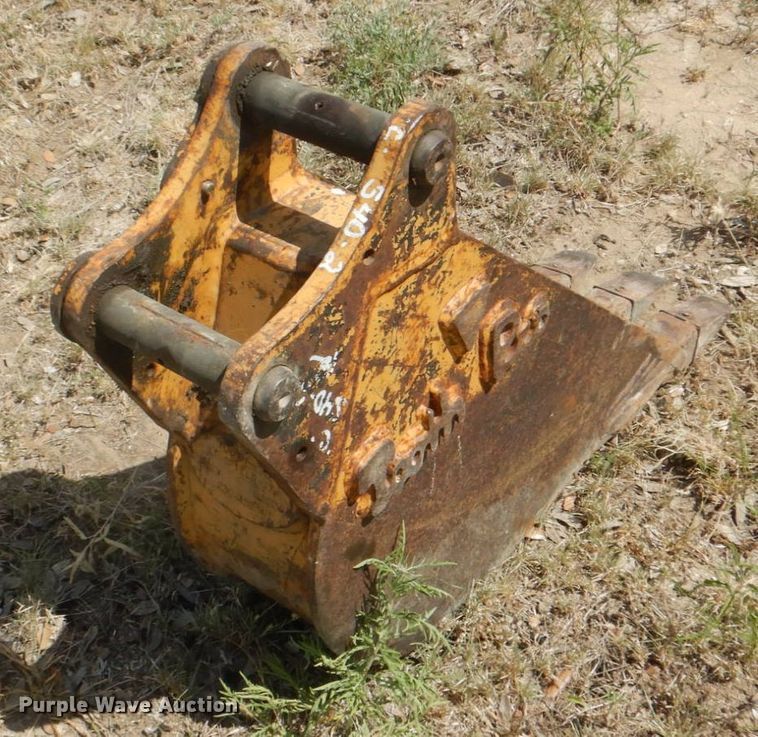 image for item DH5374 Tooth Pro 6"W bucket