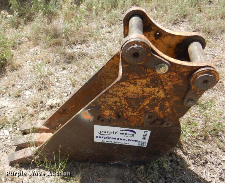 image for item DH5374 Tooth Pro 6"W bucket