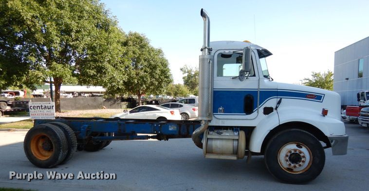 image for item DH6544 2004 Peterbilt 330  truck cab and chassis
