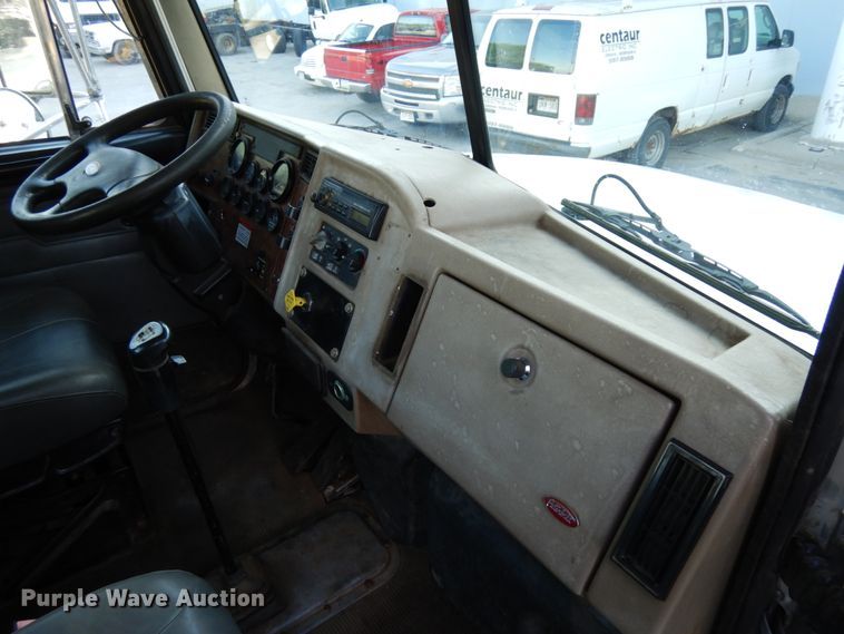 image for item DH6544 2004 Peterbilt 330  truck cab and chassis