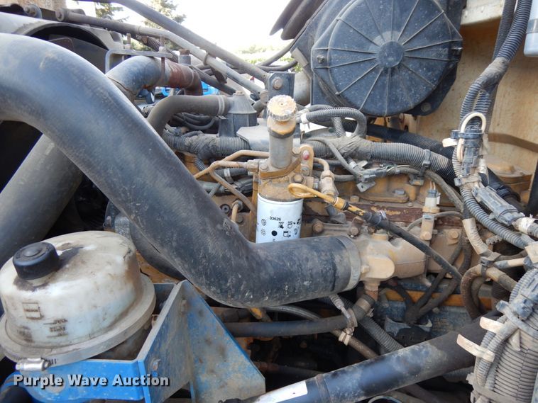 image for item DH6544 2004 Peterbilt 330  truck cab and chassis