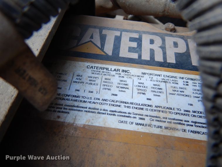 image for item DH6544 2004 Peterbilt 330  truck cab and chassis