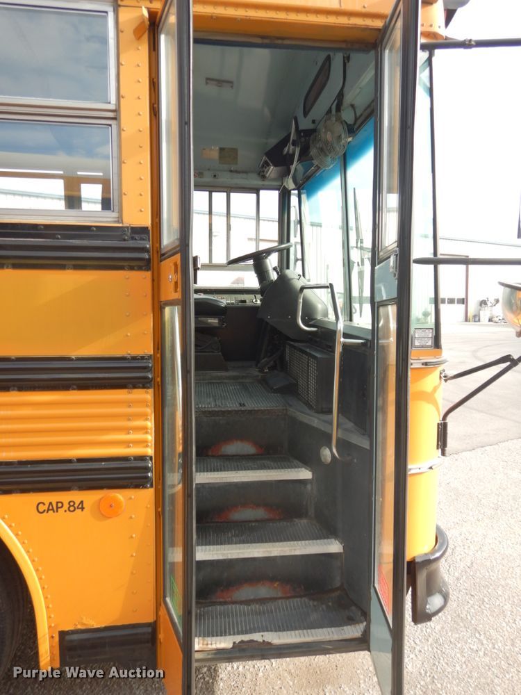 image for item DH6578 1992 Thomas Built Saf-T-Liner MVP  school bus