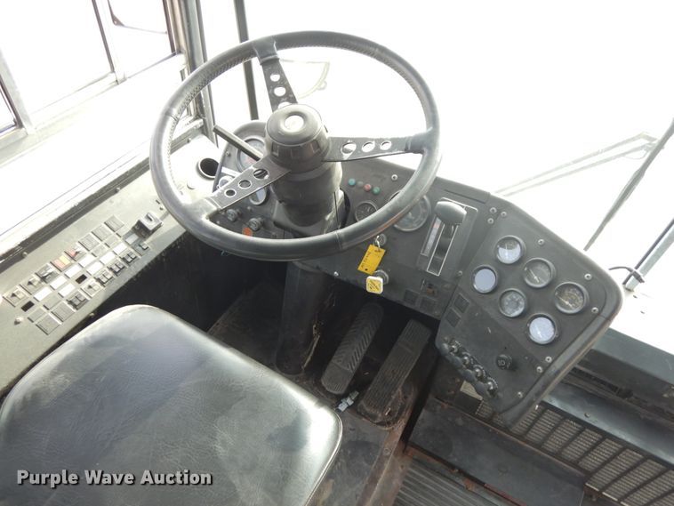 image for item DH6578 1992 Thomas Built Saf-T-Liner MVP  school bus