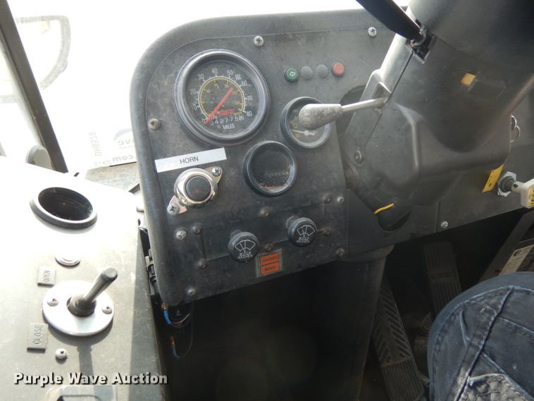 image for item DH6578 1992 Thomas Built Saf-T-Liner MVP  school bus