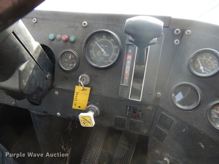 image for item DH6578 1992 Thomas Built Saf-T-Liner MVP  school bus