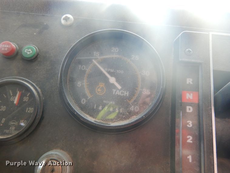 image for item DH6578 1992 Thomas Built Saf-T-Liner MVP  school bus