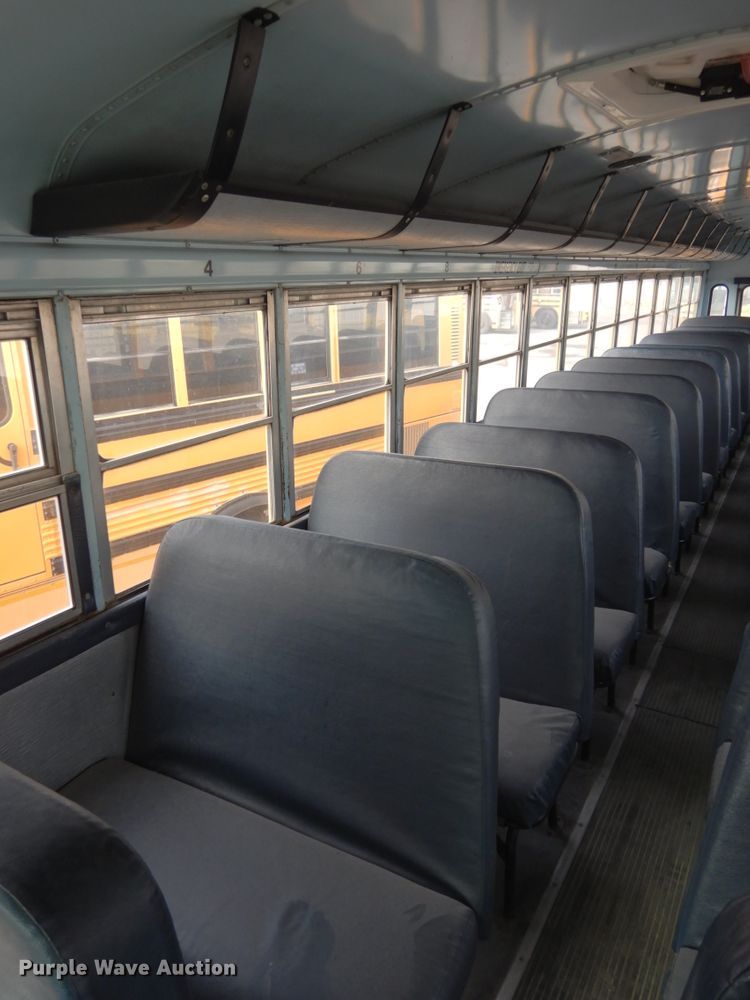 image for item DH6578 1992 Thomas Built Saf-T-Liner MVP  school bus