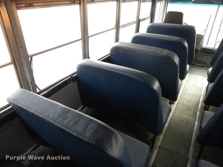 image for item DH6578 1992 Thomas Built Saf-T-Liner MVP  school bus