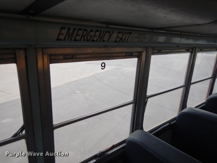 image for item DH6578 1992 Thomas Built Saf-T-Liner MVP  school bus