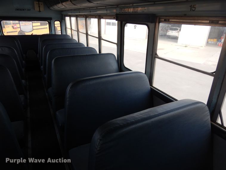 image for item DH6578 1992 Thomas Built Saf-T-Liner MVP  school bus