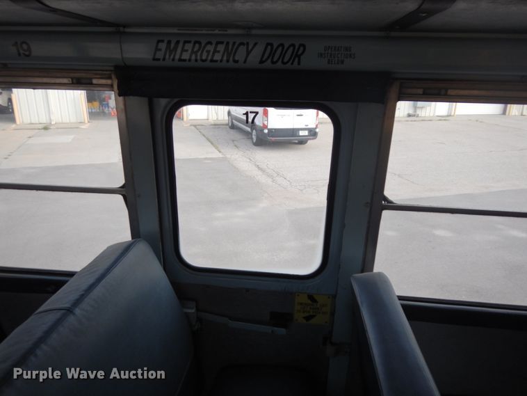 image for item DH6578 1992 Thomas Built Saf-T-Liner MVP  school bus