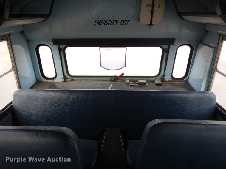 image for item DH6578 1992 Thomas Built Saf-T-Liner MVP  school bus