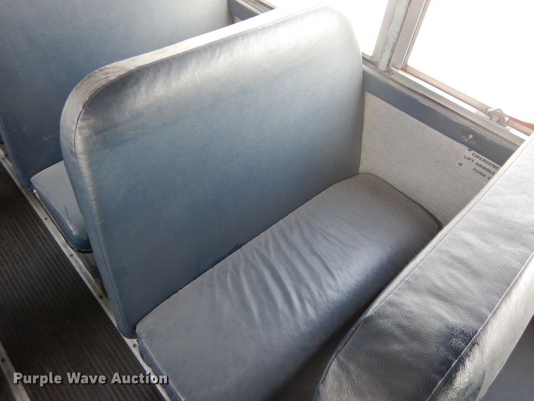 image for item DH6578 1992 Thomas Built Saf-T-Liner MVP  school bus