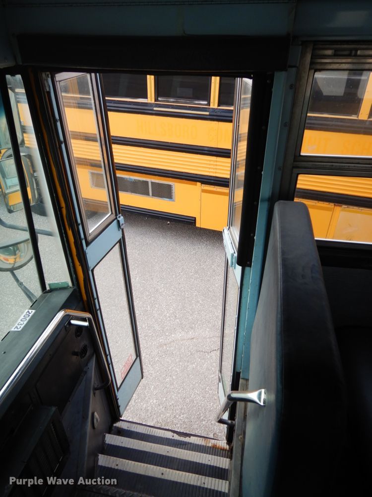 image for item DH6578 1992 Thomas Built Saf-T-Liner MVP  school bus